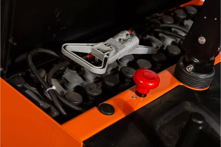 Штабелер электрический самоходный с платформой 1,5 т - 5,6 м Вилы: 1150 , АКБ Свинцово - кислотная, CL1556W SIBLINE купить в Томске Штабелер электрический самоходный с платформой 1,5 т - 5,6 м Вилы: 1150 , АКБ Свинцово - кислотная, CL1556W SIBLINE купить в Томске