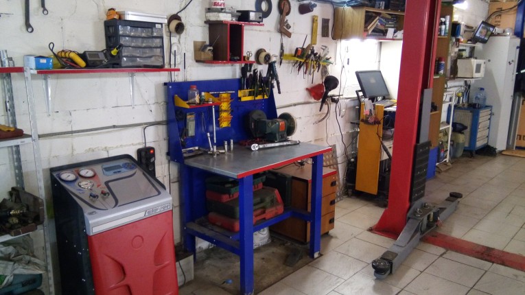 Верстак-стол бестумбовый ВП-1 с экраном купить в Томске Верстак-стол бестумбовый ВП-1 с экраном купить в Томске