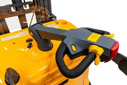 Штабелер электрический самоходный CDDK20 (2000 кг, 6,5 м, li-ion 25,6В / 225Ач, EPS) SMARTLIFT (SMART) купить в Томске Штабелер электрический самоходный CDDK20 (2000 кг, 6,5 м, li-ion 25,6В / 225Ач, EPS) SMARTLIFT (SMART) купить в Томске