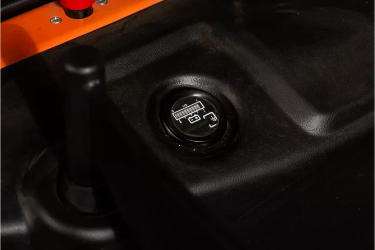 Штабелер электрический самоходный с платформой 2 т - 4,5 м Вилы: 1150 , АКБ Свинцово - кислотная, CL2045W SIBLINE купить в Томске Штабелер электрический самоходный с платформой 2 т - 4,5 м Вилы: 1150 , АКБ Свинцово - кислотная, CL2045W SIBLINE купить в Томске