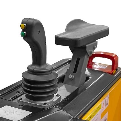 Штабелер самоходный с кабиной CDD15C (1500 кг; 6,5 м; li-ion 25,6В / 300Ач, PV, EPS) SMARTLIFT (SMART) купить в Томске